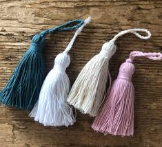 TASSEL VALENTINO 27-11. BIRU